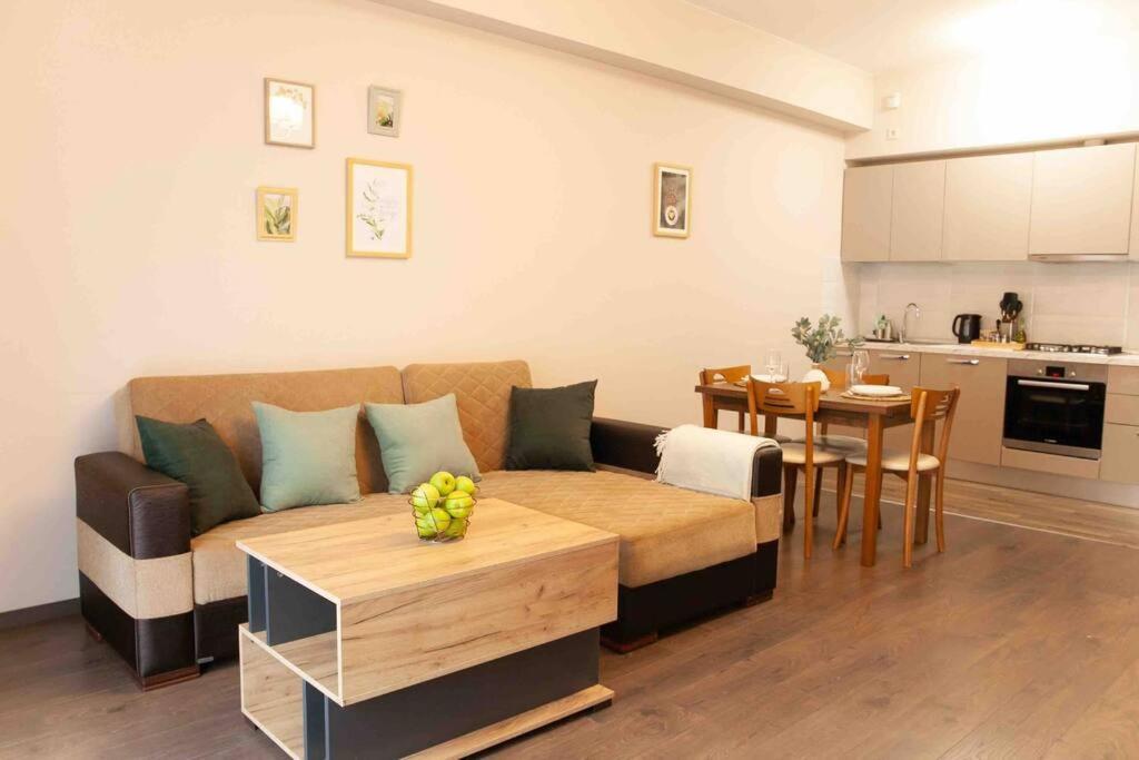 Gg Home - Cozy 1 Bedroom Apartment On Kazbegi Avenue 15 Tiflis Exterior foto